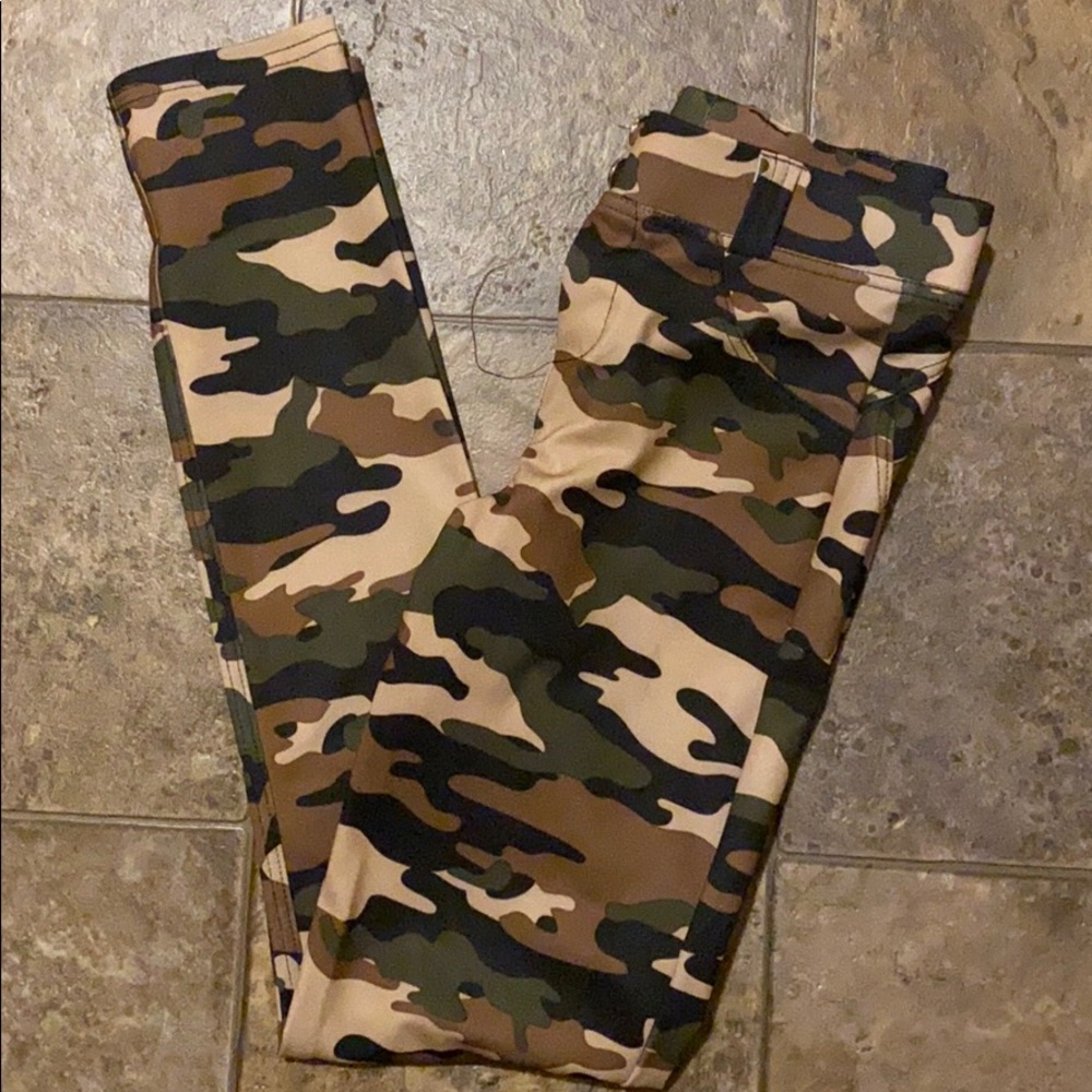 Camo leggings